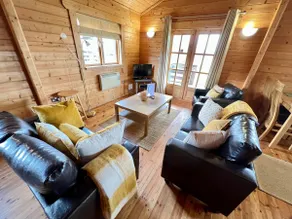 Lilly, Lake Pochard lodge 2, Dog Friendly - Image 5