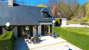 Cozy cottage with exceptional views and pool. - Image 4