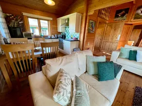 Reeds Lodge, Lake Pochard - Image 3