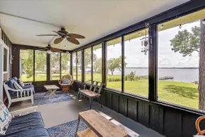 Lakefront-8 Beds-8 TVs-2.5 Bath+Outdoor Shower - Image 4