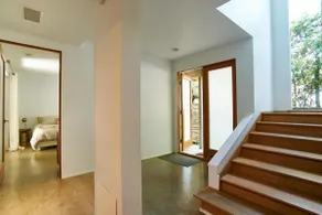 Chic Breezy Beach-Style House - Walk to the beach! - Image 4