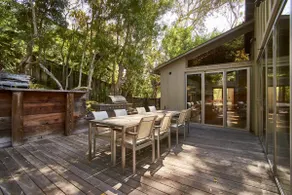 Chic Breezy Beach-Style House - Walk to the beach! - Image 3