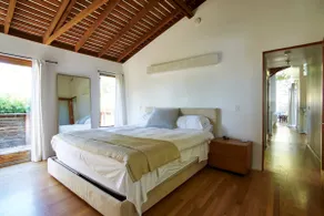 Chic Breezy Beach-Style House - Walk to the beach! - Image 5