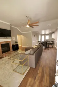 3br duplex centrally located! - Image 2