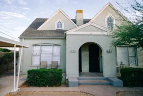 Trendy Historic x Modern Bungalow near Downtown - Image 3