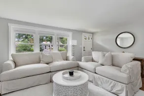 Beautiful - Newly Renovated Classic Cape Cod House - Image 5