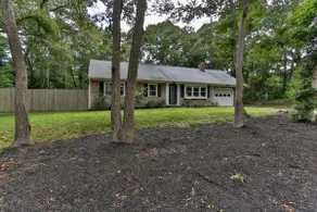 Beautiful - Newly Renovated Classic Cape Cod House - Image 3