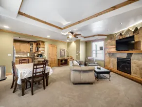Cozy Hideaway - Fire places, Jacuzzi & King Beds - Image 5