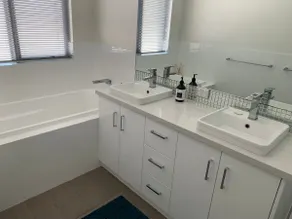 Water View Apartment - Image 3