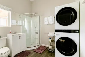 Entire Clean Guest House 2 br, self cover park - Image 3