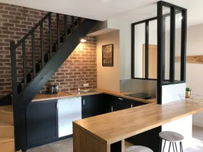 Beautiful apartment with garden and parking - Image 2
