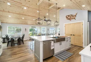 ”THE LAKEHOUSE” With Pontoon Boat Available - Image 3