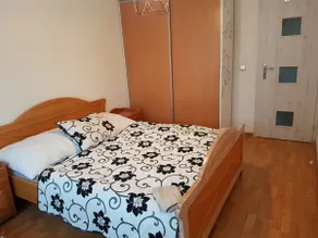 Refurbished 2-bedroom apartment / 3 izbový byt - Image 5