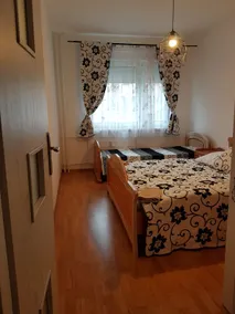 Refurbished 2-bedroom apartment / 3 izbový byt - Image 4