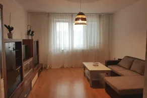 Refurbished 2-bedroom apartment / 3 izbový byt - Image 3