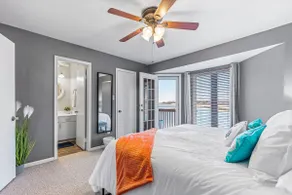 *Beautiful Water Views* King Bed*Fast WIFI - Image 5