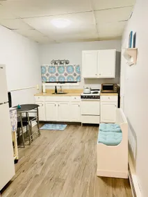 Lovely 1 Bed Apt Close to Penn State- Stairs Req’d - Image 5