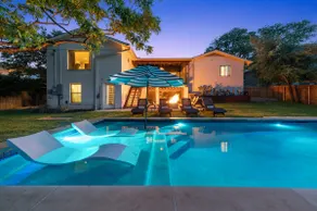 ✫Hip Haven - HUGE POOL 1 Mi from SoCo & Downtown✫ - Image 3