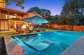 ✫Hip Haven - HUGE POOL 1 Mi from SoCo & Downtown✫ - Image 4