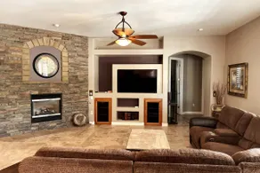 nice home on large lot in QUIET neighborhood - Image 4