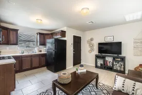 Charming 1 Bedroom Studio - Image 3