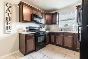 Charming 1 Bedroom Studio - Image 2