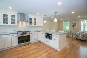 Osterville~Newly Renovated with central AC and beach pass - Image 3