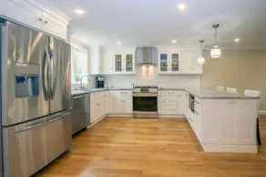 Osterville~Newly Renovated with central AC and beach pass - Image 2