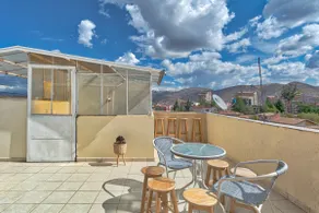 Sunny 6 bedroom house with private garden & rooftop - Image 5