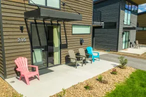 Chalet with on-site hot tub, pool, fitness - Image 5