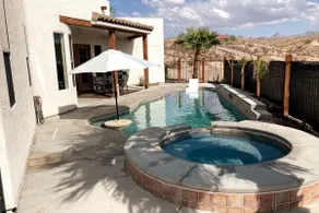 Desert Oasis: Large property, heated pool and spa - Image 2