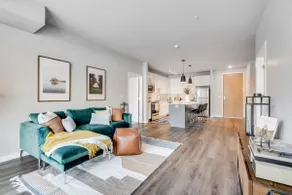 Luxury River Front 2 bedroom apartment Pool view! - Image 3