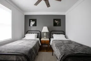 Cozy Farmhouse Style 3 Beds | Near Downtown - Image 4