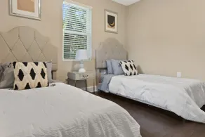 Trendy 3 Bed w/workspace ☼ Heart of DT Orlando! - Image 5