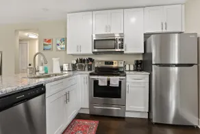 Trendy 3 Bed w/workspace ☼ Heart of DT Orlando! - Image 2