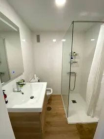 Beautiful studio apartment with sea views - Image 5