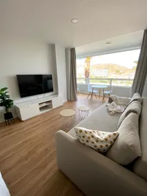 Beautiful studio apartment with sea views - Image 2