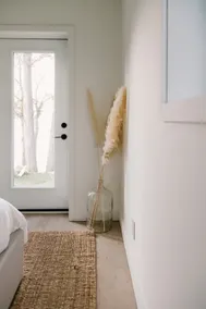 Modern Luxury Cabin on the Lake - Image 5