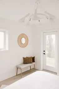 Modern Luxury Cabin on the Lake - Image 4