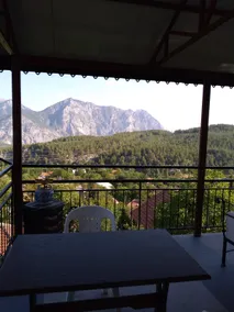House with mountain views on Hisarçandır Şakayık Road - Image 3