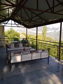 House with mountain views on Hisarçandır Şakayık Road - Image 4