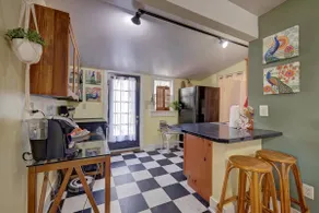 Boho Garden Bungalow: Welcoming | Quiet | Walkable - Image 5