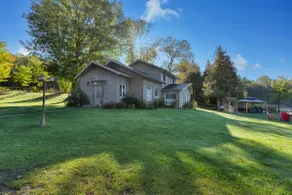 Cozy Lake Side View Cottage w/ Kayaks & Canoes - Image 2