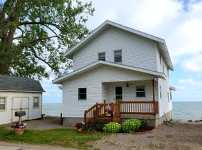 Pet Friendly Water Front Private Beach Lake Erie - Image 2