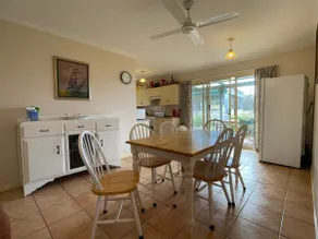 Comfy 3BR cottage on foreshore, excellent position - Image 4