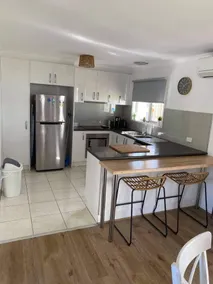 Anglers Beach House: - Image 2