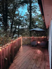 Tree top riverside 2 bedroom cabin - Image 3