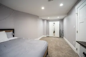 BEAUTIFUL DOWNTOWN TACOMA HOME - Image 5
