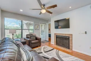 Gorgeous Foothills Condo - Image 4