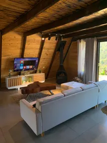 Chalet with an amazing view, 6 km from the city center - Image 3